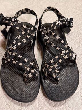 Chaco Z2 Black Sandals with Cream Checkered Straps Size 10